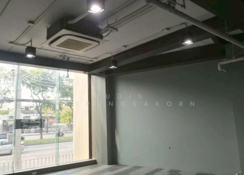 Showroom Space for Rent – Ratchadaphisek 56 / Chatuchak, Bangkok, Lat Yao, Chatuchak, Bangkok, , 440 sqm, Office Space For Rent, by Pudis Chitrungsakorn, 500335242 - DDproperty.com