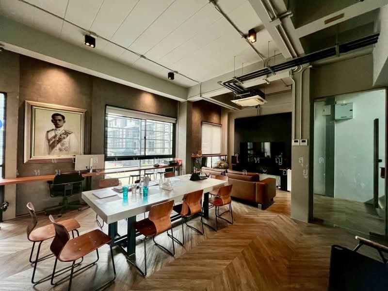 Prime Location for Business & Living: Arco Home Office Ekamai-Ramintra, Bangkok, Khlong Chan, Bang Kapi, Bangkok, 1 Bedroom, 395 sqm, Townhouse For Sale, by คุณพี, 500335269 - DDproperty.com