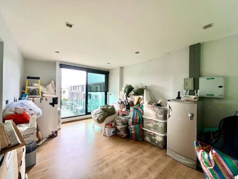 Prime Location for Business & Living: Arco Home Office Ekamai-Ramintra, Bangkok, Khlong Chan, Bang Kapi, Bangkok, 1 Bedroom, 395 sqm, Townhouse For Sale, by คุณพี, 500335269 - DDproperty.com