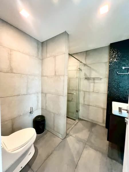 Prime Location for Business & Living: Arco Home Office Ekamai-Ramintra, Bangkok, Khlong Chan, Bang Kapi, Bangkok, 1 Bedroom, 395 sqm, Townhouse For Sale, by คุณพี, 500335269 - DDproperty.com
