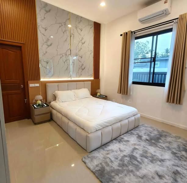 4-BR House, Chon Buri (Pattaya), Poong, Bang Lamung (Pattaya), Chon Buri (Pattaya), 4 Bedrooms, 240 sqm, Single Detached House For Sale, by Tanawan Surichai, 500335284 - DDproperty.com