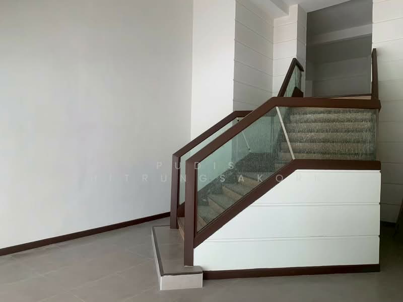 Retail Space for Rent – Silom / Surawong, Bangkok, Si Phraya, Bang Rak, Bangkok, , 400 sqm, Shophouse For Rent, by Pudis Chitrungsakorn, 500335399 - DDproperty.com