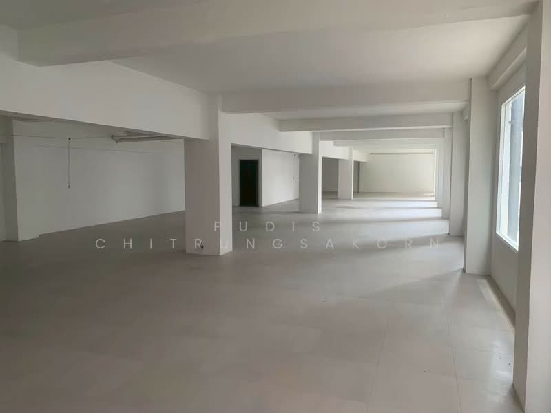 Retail Space for Rent – Silom / Surawong, Bangkok, Si Phraya, Bang Rak, Bangkok, , 400 sqm, Shophouse For Rent, by Pudis Chitrungsakorn, 500335399 - DDproperty.com
