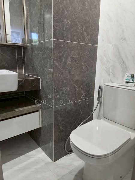 Fynn Asoke, Bangkok, 28 Sukhumvit 10 Alley, Khlong Toei, Bangkok, 1 Bedroom, 34 sqm, Condo For Rent, by Natta Buromsee, 500335597 - DDproperty.com