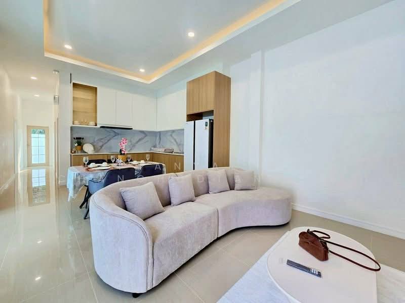 3-BR House, Chon Buri (Pattaya), Poong, Bang Lamung (Pattaya), Chon Buri (Pattaya), 3 Bedrooms, 236 sqm, Single Detached House For Sale, by Thanyalag Chanchodtanakul, 500335681 - DDproperty.com