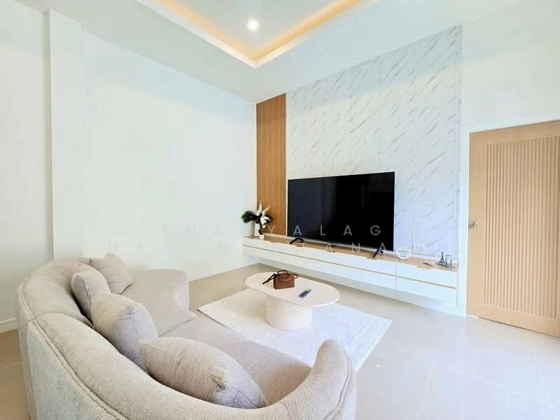 3-BR House, Chon Buri (Pattaya), Poong, Bang Lamung (Pattaya), Chon Buri (Pattaya), 3 Bedrooms, 236 sqm, Single Detached House For Sale, by Thanyalag Chanchodtanakul, 500335681 - DDproperty.com