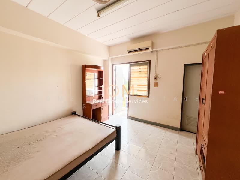 อพาร์ทเม้นท์ ถนนศรีนครินทร์ ซอย 9, Bangkok, ศรีนครินทร์, Suan Luang, Bangkok, , 1,366 sqm, Shophouse For Sale, by HOME Real Estate Service, 500335683 - DDproperty.com