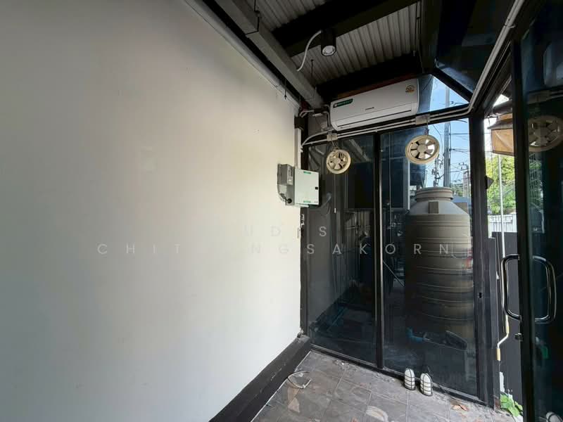 Retail Space for Rent – Sukhumvit Near BTS Phrom Phong, Bangkok, Khlong Tan Nua, Watthana, Bangkok, , 18 sqm, Retail Space For Rent, by Pudis Chitrungsakorn, 500335696 - DDproperty.com