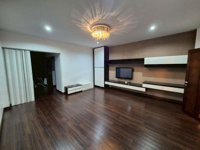 3-story Home office Soi Ari Samphan 7, Bangkok, Phaya Thai, Bangkok, 3 Bedrooms, 280 sqm, Townhouse For Rent, by NR AGENT, 500335736 - DDproperty.com