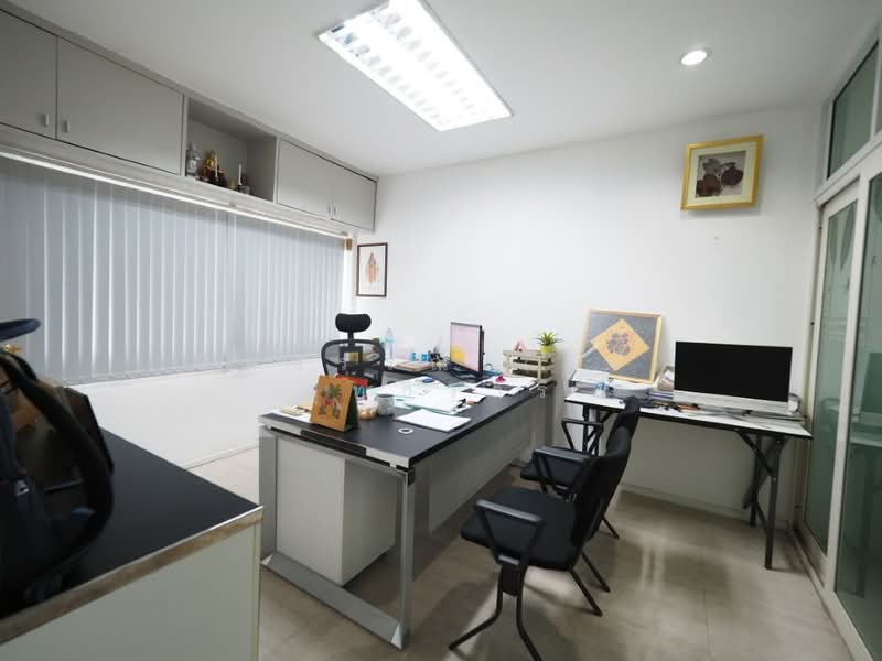 Niran Avenue Ramkhamhaeng, Ratpattana 13 Road, Ramkhamhaeng 160, Bangkok, Min Buri, Min Buri, Bangkok, 5 Bedrooms, 320 sqm, Townhouse For Sale, by ทิพวรรณ (กั้ง) สุทธิวารี, 500335788 - DDproperty.com