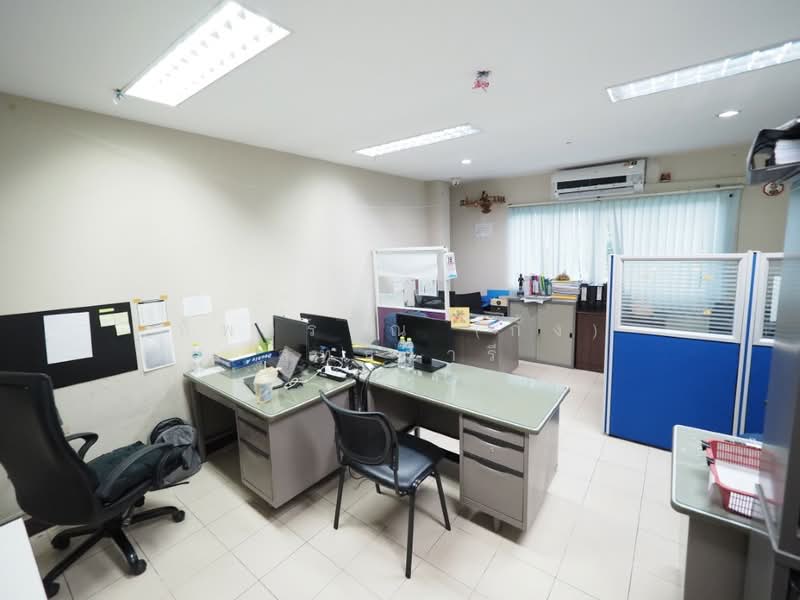 Niran Avenue Ramkhamhaeng, Ratpattana 13 Road, Ramkhamhaeng 160 : นิรันดร์ อเวนิว ราษฏร์พัฒนา 13 รามคำแหง 160, กรุงเทพ, มีนบุรี, มีนบุรี, กรุงเทพ, 320 ตร.ม., ทาวน์เฮ้าส์ ขาย, โดย ทิพวรรณ (กั้ง) สุทธิวารี, 500335788 - DDproperty.com