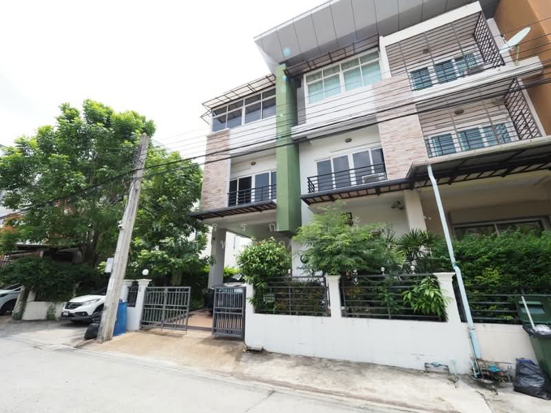 Niran Avenue Ramkhamhaeng, Ratpattana 13 Road, Ramkhamhaeng 160 : นิรันดร์ อเวนิว ราษฏร์พัฒนา 13 รามคำแหง 160, กรุงเทพ, มีนบุรี, มีนบุรี, กรุงเทพ, 320 ตร.ม., ทาวน์เฮ้าส์ ขาย, โดย ทิพวรรณ (กั้ง) สุทธิวารี, 500335788 - DDproperty.com