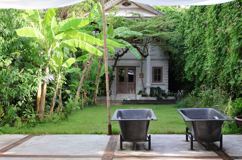 For Rent: Retail Space with Lawn in Phrom Phong-Thonglor Ideal for Wellness Clinic, Massage, Cafe, กรุงเทพ, คลองตันเหนือ, วัฒนา, กรุงเทพ, 139 ตร.ม., พื้นที่ขายของ ให้เช่า, โดย Chutinun Mungmai, 500335854 - DDproperty.com