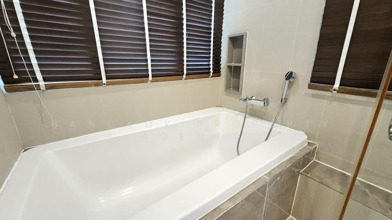 39 Boulevard Executive Residence : 39 บูเลอวาร์ด เอ็กเซ็กคูทีฟ เรสซิเด้นท์, กรุงเทพ, 39 - 41 ซอยพร้อมจิต (สุขุมวิท 39), คลองตันเหนือ, วัฒนา, กรุงเทพ, 190 ตร.ม., คอนโด ให้เช่า, โดย BANGKOK PROPERTY AGENTS, 500335873 - DDproperty.com