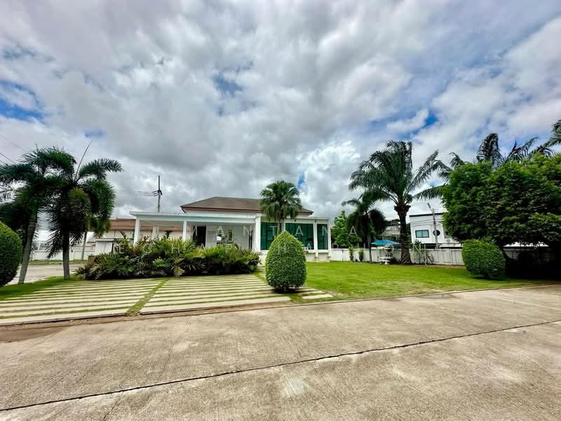 3-BR House, Chon Buri (Pattaya), Poong, Bang Lamung (Pattaya), Chon Buri (Pattaya), 3 Bedrooms, 150 sqm, Single Detached House For Rent, by Mantana Techapahaphong, 500335874 - DDproperty.com
