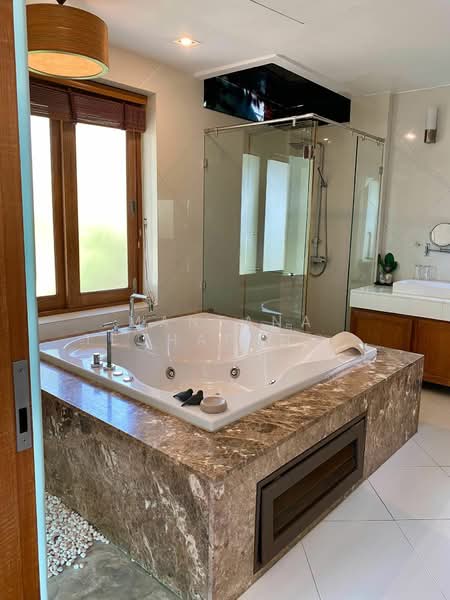 5-BR House, Chon Buri (Pattaya), Na Kloe, Bang Lamung (Pattaya), Chon Buri (Pattaya), 5 Bedrooms, 426 sqm, Single Detached House For Rent, by Mantana Techapahaphong, 500335906 - DDproperty.com
