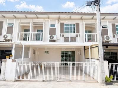 ขาย - ทาวน์โฮม 4 ห้องนอน ถลาง ภูเก็ต พร้อมอยู่ ใกล้สนามบินและโรบินสัน, ภูเก็ต