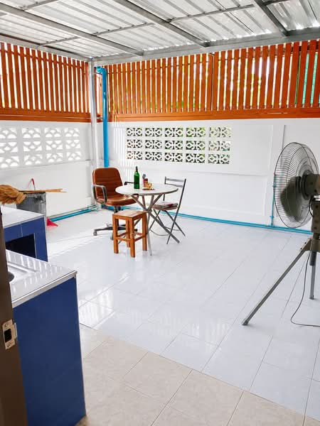 ขายบ้านเดี่ยว หมู่บ้านอริสรา 3 ลาดหลุมแก้ว ปทุมธานี พร้อมอยู่ ราคา 2.7 ล้าน, Pathum Thani, Khlong Phra Udom, Lat Lum Kaeo, Pathum Thani, 3 Bedrooms, 205 sqm, Single Detached House For Sale, by คุณน้อง, 500335980 - DDproperty.com