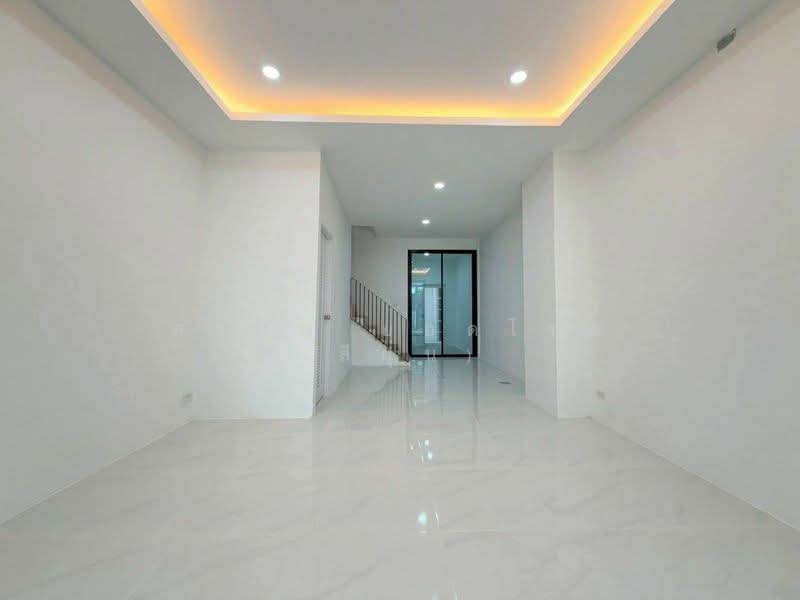 หมู่บ้านพิพรพงษ์, Bangkok, Si Khan, Don Mueang, Bangkok, 2 Bedrooms, 64 sqm, Townhouse For Sale, by สรภพ ยอดไชย (สีฝุ่น), 500336022 - DDproperty.com