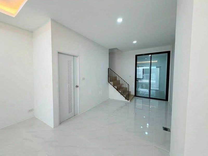 หมู่บ้านพิพรพงษ์, กรุงเทพ, สีกัน, ดอนเมือง, กรุงเทพ, 64 ตร.ม., ทาวน์เฮ้าส์ ขาย, โดย สรภพ ยอดไชย (สีฝุ่น), 500336022 - DDproperty.com