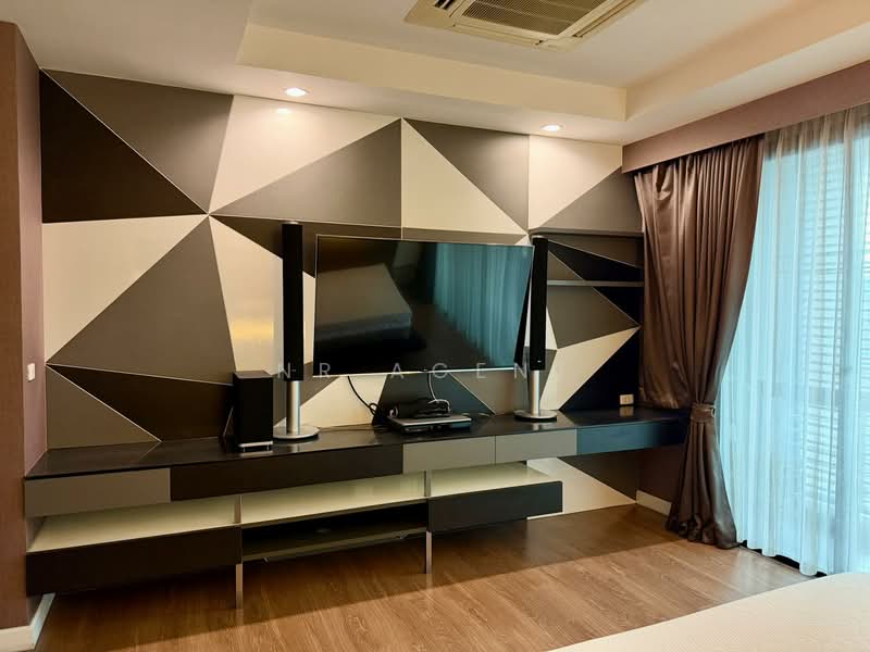 Bless Town Sukhumvit 50, Bangkok, Sukhumvit 50 Road, Phra Kanong, Khlong Toei, Bangkok, 3 Bedrooms, 240 sqm, Townhouse For Sale, by NR AGENT, 500336075 - DDproperty.com