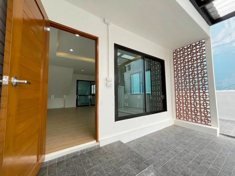 หมู่บ้านพระปิ่น 4 เพชรเกษม 81, Bangkok, Nong Kham, Nong Khaem, Bangkok, 2 Bedrooms, 105 sqm, Semi-Detached House (Twin House) For Sale, by สรภพ ยอดไชย (สีฝุ่น), 500336169 - DDproperty.com