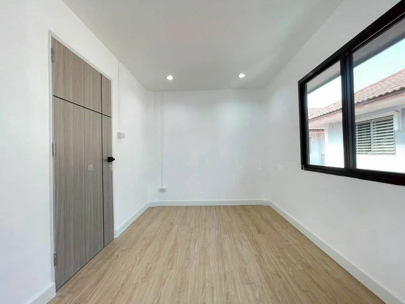 หมู่บ้านพระปิ่น 4 เพชรเกษม 81, Bangkok, Nong Kham, Nong Khaem, Bangkok, 2 Bedrooms, 105 sqm, Semi-Detached House (Twin House) For Sale, by สรภพ ยอดไชย (สีฝุ่น), 500336169 - DDproperty.com