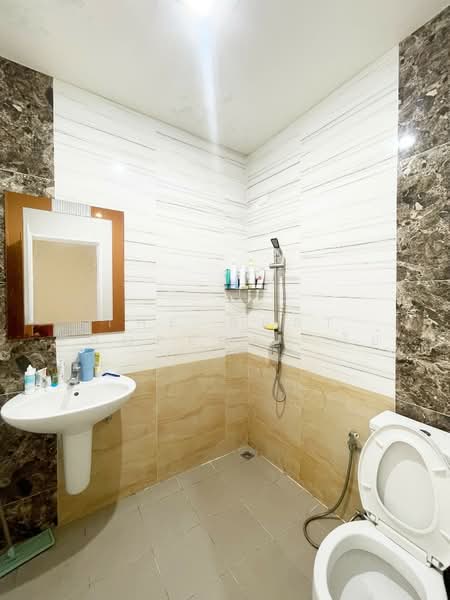Golden Town Chalermprakiat - Suanluang, Bangkok, Soi Chaloem Phrakiat Rama 9 Soi 30 Yaek 14, Kanchanaphisek Road, Dok Mai, Prawet, Bangkok, 3 Bedrooms, 100 sqm, Townhouse For Sale, by The Best Property โอ๋, 500336190 - DDproperty.com
