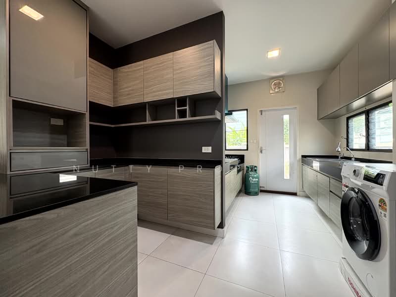 Mantana Bangna Km.7, Samut Prakan, 68 Bangna-Trad Road, Bang Kaeo, Bang Plee, Samut Prakan, 4 Bedrooms, 236 sqm, Single Detached House For Sale, by Nutty Property, 500336228 - DDproperty.com