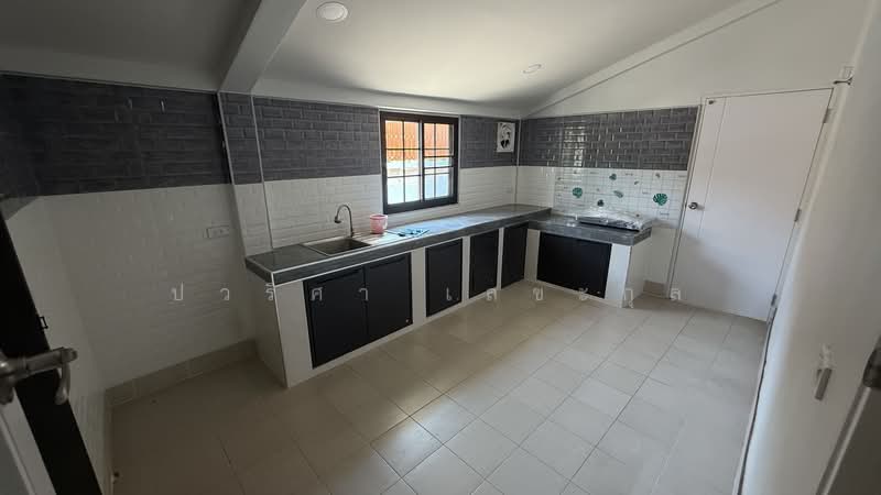 Quiet Private House Ratchada 32 | 5-Bedroom Detached Home near MRT Lat Phrao, Bangkok, Chan Kasem, Chatuchak, Bangkok, 5 Bedrooms, 283 sqm, Single Detached House For Rent, by Pawarisa Lekhakula, 500336233 - DDproperty.com