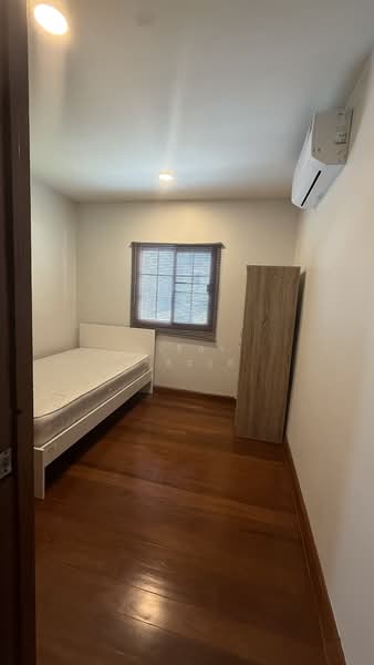 Quiet Private House Ratchada 32 | 5-Bedroom Detached Home near MRT Lat Phrao, Bangkok, Chan Kasem, Chatuchak, Bangkok, 5 Bedrooms, 283 sqm, Single Detached House For Rent, by Pawarisa Lekhakula, 500336233 - DDproperty.com