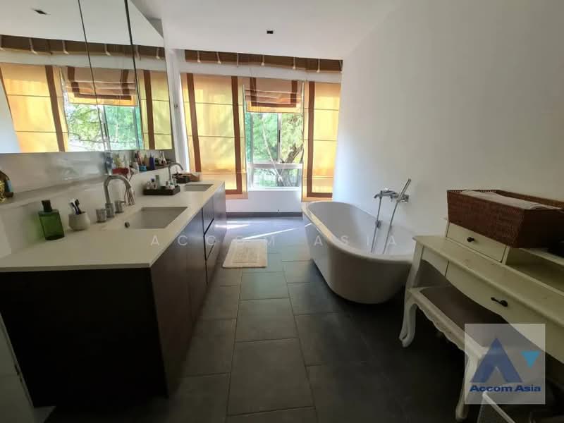 The Lofts Yennakart, Bangkok, 366 ์Soi Nang Linchi Yenakat Road, Chong Nonsi, Yan Nawa, Bangkok, 3 Bedrooms, 180 sqm, Condo For Sale, by Accom Asia, 500336244 - DDproperty.com