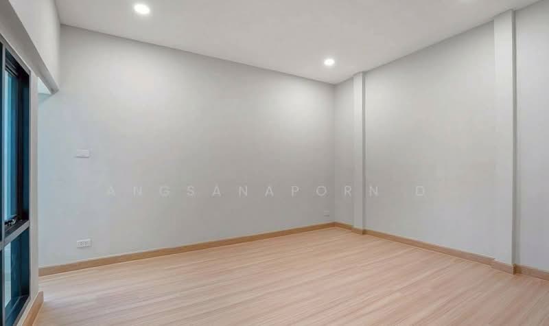 Living Park Rama 5, Nonthaburi, Bang Sri Mueang 1 Road, Bang Sri Muang, Muang Nonthaburi, Nonthaburi, 5 Bedrooms, 212 sqm, Townhouse For Sale, by Angsanaporn D, 500336283 - DDproperty.com