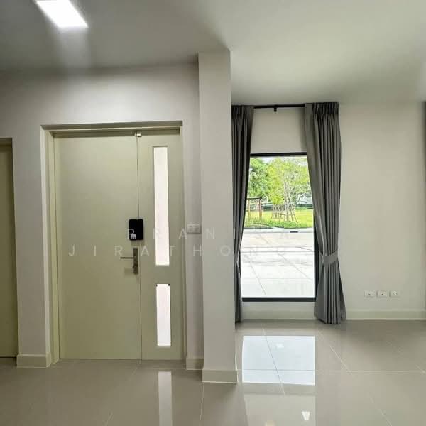 Baan Klang Muang Ramintra 83 Station, Bangkok, 16 Kanchanaphisek Road, Ram Inthra, Khan Na Yao, Bangkok, 4 Bedrooms, 218 sqm, Townhouse For Rent, by Pranisa Jirathongpoon, 500336285 - DDproperty.com