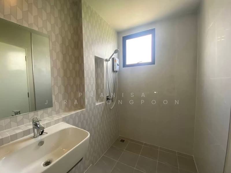 Baan Klang Muang Ramintra 83 Station, Bangkok, 16 Kanchanaphisek Road, Ram Inthra, Khan Na Yao, Bangkok, 4 Bedrooms, 218 sqm, Townhouse For Rent, by Pranisa Jirathongpoon, 500336285 - DDproperty.com