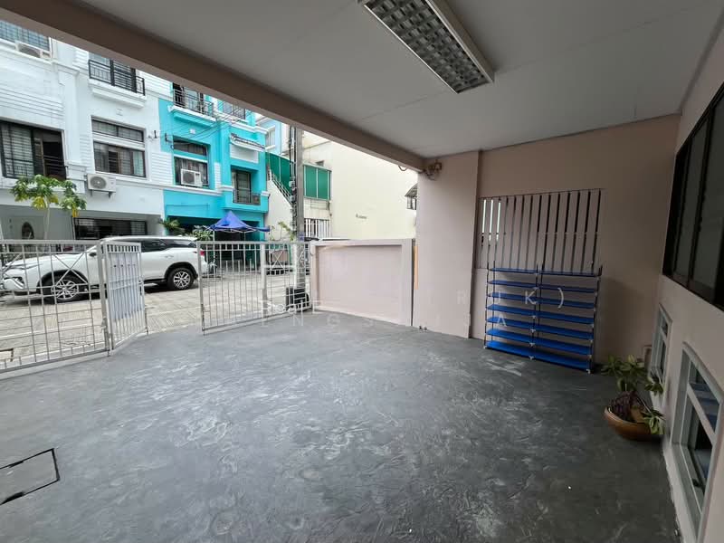 Baan Klang Muang Ratchada-Mengjai 1 : บ้านกลางเมือง รัชดา-เหม่งจ๋าย 1, กรุงเทพ, 522 50-151 ซอยสหกรณ์การเกษตร, วังทองหลาง, กรุงเทพ, 180 ตร.ม., ทาวน์เฮ้าส์ ขาย, โดย Detchvit (Ruk) Jaengsajja, 500336312 - DDproperty.com