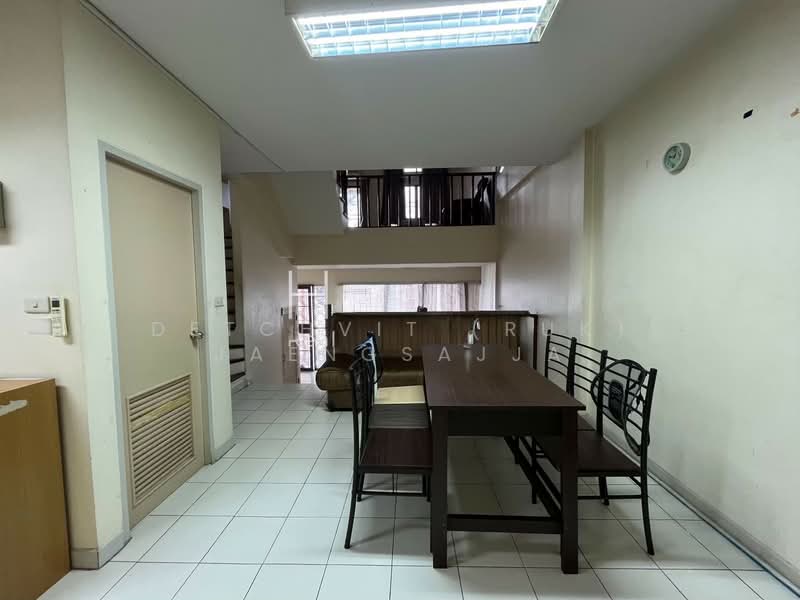Baan Klang Muang Ratchada-Mengjai 1, Bangkok, 522 50-151 Saha Kan Pramun Alley, Wang Thonglang, Bangkok, 3 Bedrooms, 180 sqm, Townhouse For Sale, by Detchvit (Ruk) Jaengsajja, 500336312 - DDproperty.com