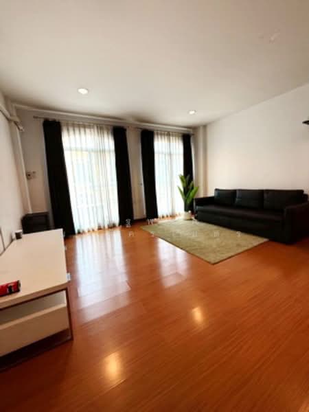 Baan Klang Muang Swiss Town Kaset-Nawamin, Bangkok, Soi Moobaan Klang Mueng, Chorake Bua, Lat Phrao, Bangkok, 3 Bedrooms, 190 sqm, Townhouse For Rent, by นัฐพงค์ มณีอัครเนตร, 500336370 - DDproperty.com