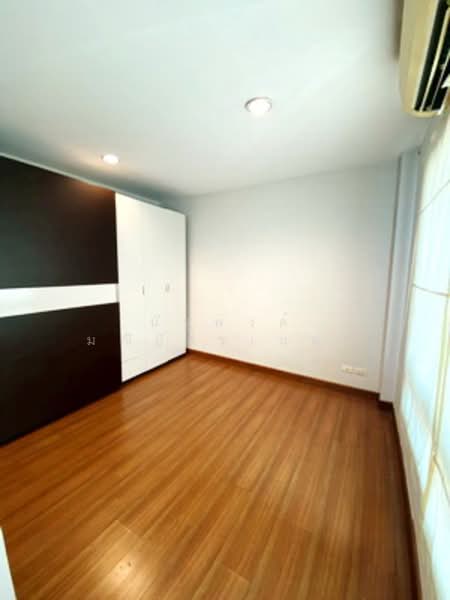 Baan Klang Muang Swiss Town Kaset-Nawamin, Bangkok, Soi Moobaan Klang Mueng, Chorake Bua, Lat Phrao, Bangkok, 3 Bedrooms, 190 sqm, Townhouse For Rent, by นัฐพงค์ มณีอัครเนตร, 500336370 - DDproperty.com