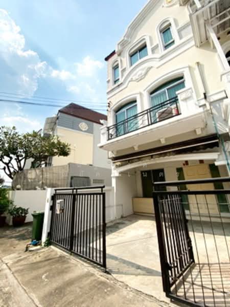 Baan Klang Muang Swiss Town Kaset-Nawamin : บ้านกลางเมือง สวิสทาวน์ เกษตร-นวมินทร์, กรุงเทพ, ซอยหมู่บ้านกลางเมือง, จรเข้บัว, ลาดพร้าว, กรุงเทพ, 190 ตร.ม., ทาวน์เฮ้าส์ ให้เช่า, โดย นัฐพงค์ มณีอัครเนตร, 500336370 - DDproperty.com