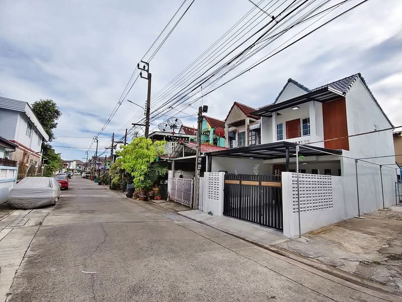 บ้านหลังริม หมู่บ้าน ระเบียงทอง 3 ถนนเทพรักษ์ สายไหม ใกล้ บิ๊กซี สะพานใหม่, กรุงเทพ, เทพรักษ์, คลองถนน, สายไหม, กรุงเทพ, 110 ตร.ม., ทาวน์เฮ้าส์ ขาย, โดย บุษบากร (เจี๊ยบ), 500336416 - DDproperty.com