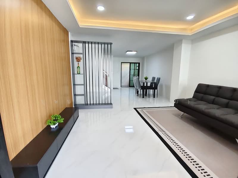 บ้านหลังริม หมู่บ้าน ระเบียงทอง 3 ถนนเทพรักษ์ สายไหม ใกล้ บิ๊กซี สะพานใหม่, Bangkok, เทพรักษ์, Khlong Tanon, Sai Mai, Bangkok, 2 Bedrooms, 110 sqm, Townhouse For Sale, by บุษบากร (เจี๊ยบ), 500336416 - DDproperty.com