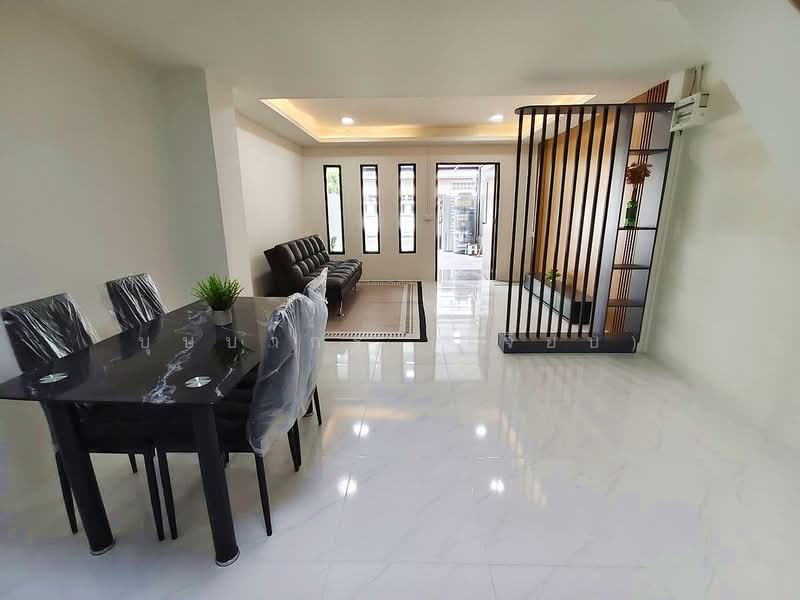 บ้านหลังริม หมู่บ้าน ระเบียงทอง 3 ถนนเทพรักษ์ สายไหม ใกล้ บิ๊กซี สะพานใหม่, Bangkok, เทพรักษ์, Khlong Tanon, Sai Mai, Bangkok, 2 Bedrooms, 110 sqm, Townhouse For Sale, by บุษบากร (เจี๊ยบ), 500336416 - DDproperty.com