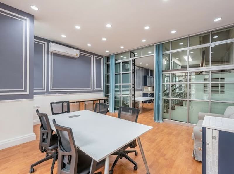 หมู่บ้านกลางเมืองเดอะปารีส รัชวิภา, Bangkok, Lat Yao, Chatuchak, Bangkok, 4 Bedrooms, 240 sqm, Single Detached House For Rent, by Forty-Six Real Estate Group, 500336434 - DDproperty.com