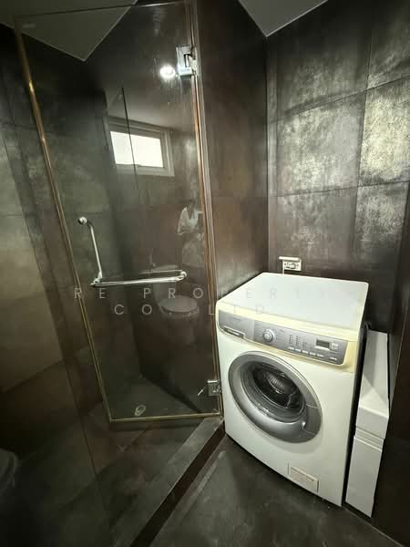 Voque Sukhumvit 16, Bangkok, Soi Sukhumvit 16, Khlong Toei, Bangkok, 1 Bedroom, 52 sqm, Condo For Rent, by RE PROPERTY CO.,LTD., 500336456 - DDproperty.com