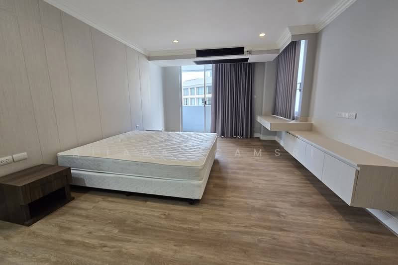 Raj Mansion, Bangkok, 31-33 Soi Sukhumvit 20, Khlong Toei, Bangkok, 4 Bedrooms, 380 sqm, Condo For Rent, by Ailada Ngamsri, 500336460 - DDproperty.com