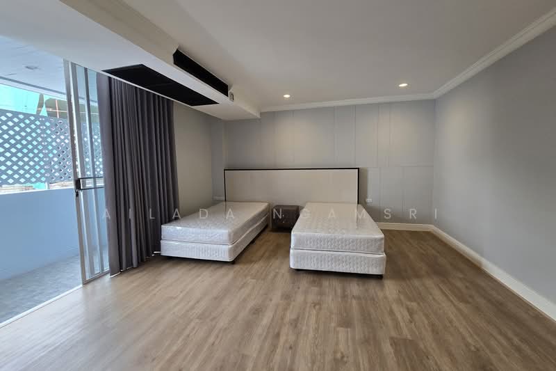 Raj Mansion, Bangkok, 31-33 Soi Sukhumvit 20, Khlong Toei, Bangkok, 4 Bedrooms, 380 sqm, Condo For Rent, by Ailada Ngamsri, 500336460 - DDproperty.com