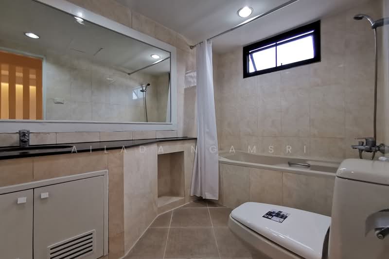 Cosmo Villa (คอสโม่ วิลล่า), กรุงเทพ, 33 ซอยสุขุมวิท 12 ถนนสุขุมวิท แขวง/เขตคลองเตย กทม., คลองเตย, กรุงเทพ, 250 ตร.ม., คอนโด ให้เช่า, โดย Ailada Ngamsri, 500336465 - DDproperty.com