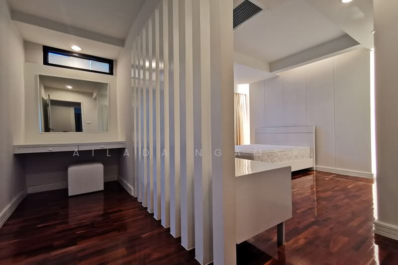 Cosmo Villa, Bangkok, 33 ซอยสุขุมวิท 12 ถนนสุขุมวิท แขวง/เขตคลองเตย กทม., Khlong Toei, Bangkok, 3 Bedrooms, 250 sqm, Condo For Rent, by Ailada Ngamsri, 500336465 - DDproperty.com