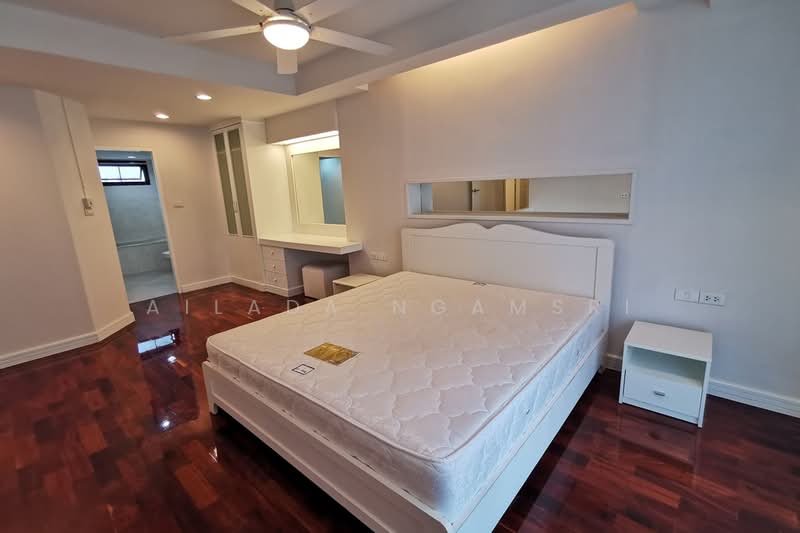 Cosmo Villa (คอสโม่ วิลล่า), กรุงเทพ, 33 ซอยสุขุมวิท 12 ถนนสุขุมวิท แขวง/เขตคลองเตย กทม., คลองเตย, กรุงเทพ, 250 ตร.ม., คอนโด ให้เช่า, โดย Ailada Ngamsri, 500336465 - DDproperty.com